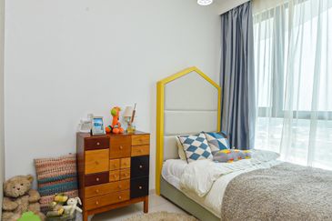 The M @ Medini Macrolink