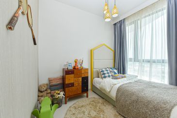 The M @ Medini Macrolink