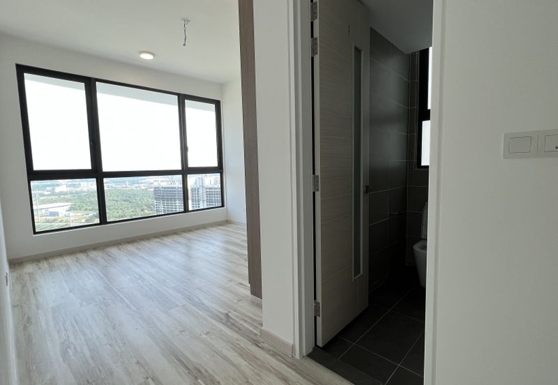 The M @ Medini Macrolink