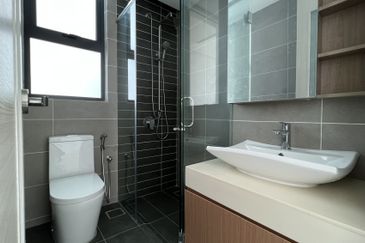 The M @ Medini Macrolink