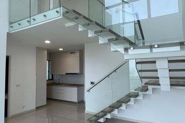 The M @ Medini Macrolink