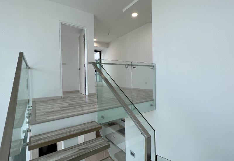 The M @ Medini Macrolink