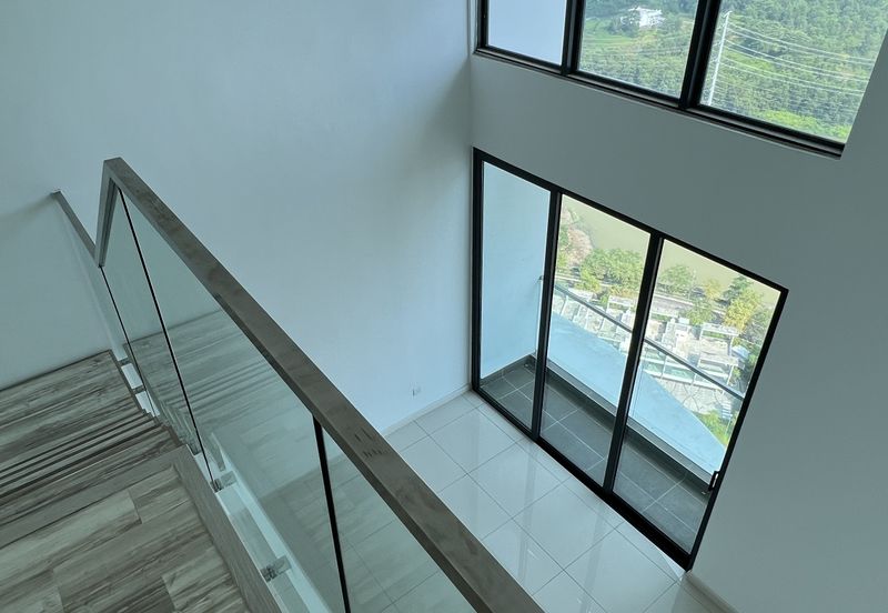 The M @ Medini Macrolink