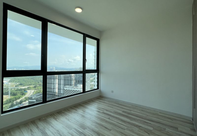 The M @ Medini Macrolink