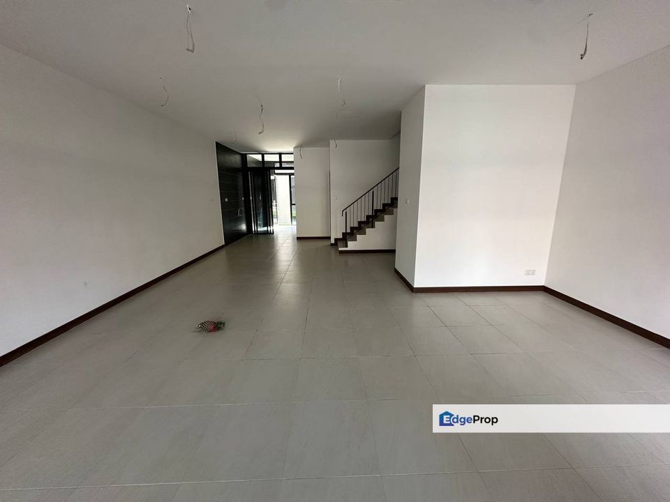 Freehold new double storey superlink guarded and club house in aurora sentral iskandar puteri, Johor, 