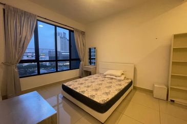 Dedaun Hijau (Greenfield Regency)