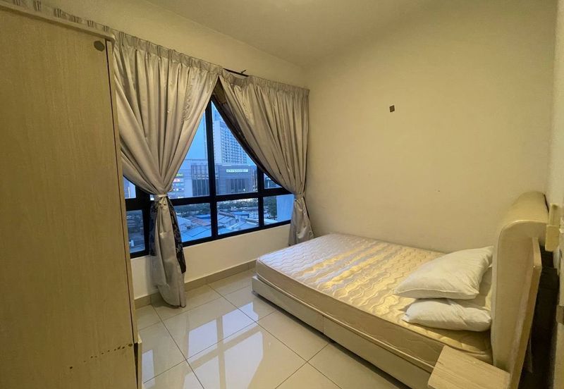 Dedaun Hijau (Greenfield Regency)