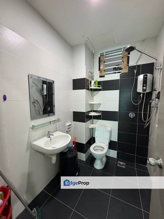 Full loan 3 room servcie apartment renovated at the twin residence tampoi skudai, Johor, Tampoi