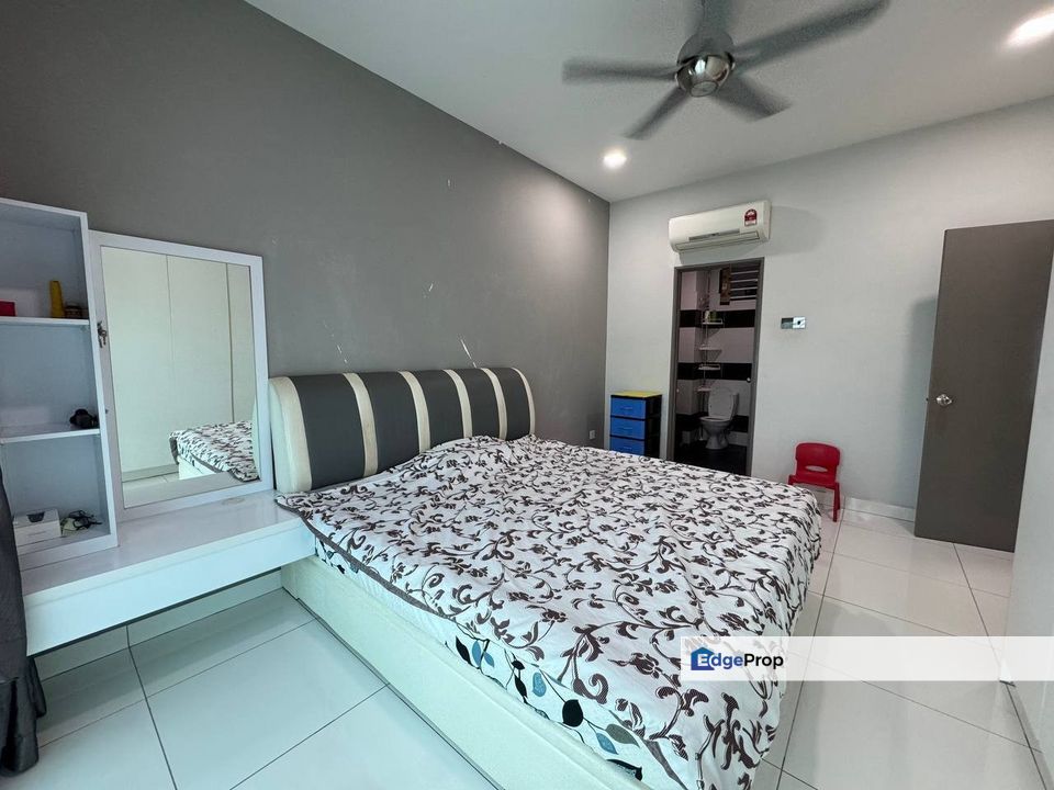 Full loan 3 room servcie apartment renovated at the twin residence tampoi skudai, Johor, Tampoi
