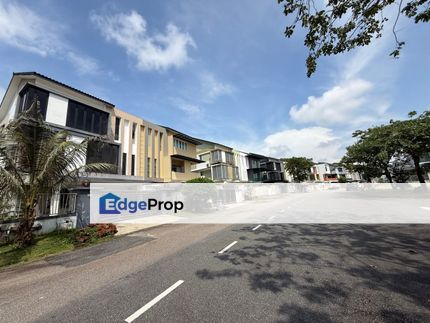 Freehold 2/5 storey semi d renovated and guarded unblock view in nusa idaman iskandar puteri, Johor, Nusajaya