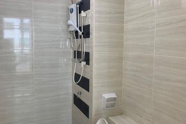 D'Summit Residences @ Kempas Utama