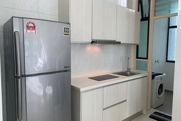 D'Summit Residences @ Kempas Utama