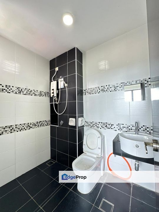 Freehold 2 room service apartment at sky view bukit indah iskandar puteri, Johor, Bukit Indah