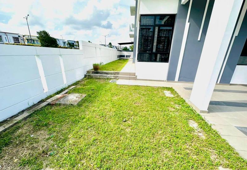 Garden Villa @ Bukit Indah 2