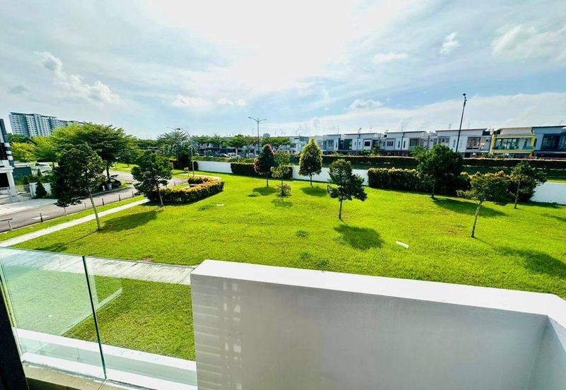 Garden Villa @ Bukit Indah 2