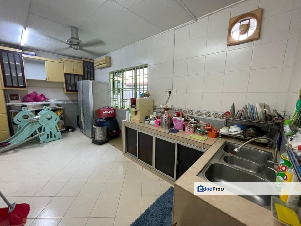 Freehold 1.5 storey landed house unblock view and renovated at bandar putra kulai, Johor, Kulai