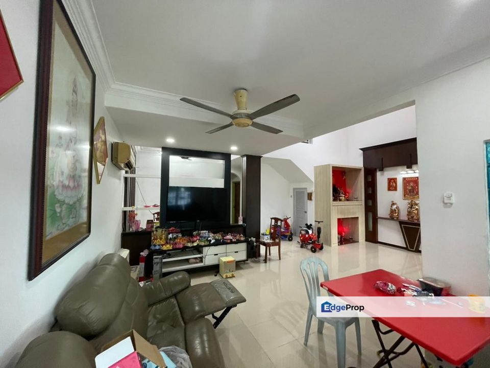 Freehold 1.5 storey landed house unblock view and renovated at bandar putra kulai, Johor, Kulai