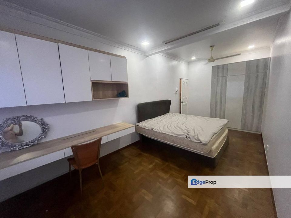 Freehold double storey landed house renovated at taman bukit indah iskandar puteri, Johor, Bukit Indah