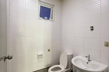 Seasons Luxury Apartments @ Amara Larkin