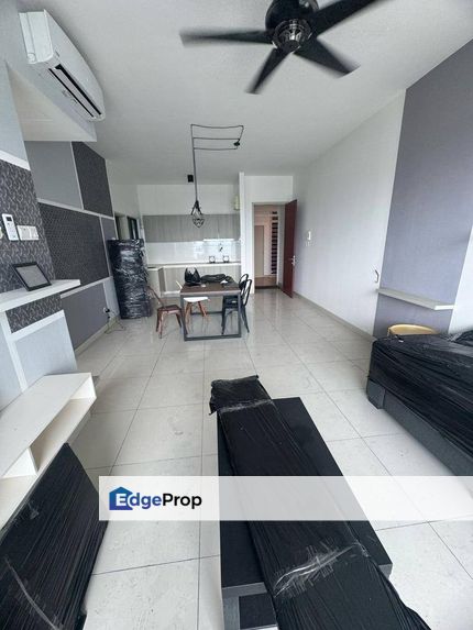 Freehold full loan 2 room service apartment at raffles suites perling skudai, Johor, Skudai