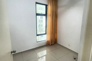 D'Summit Residences @ Kempas Utama