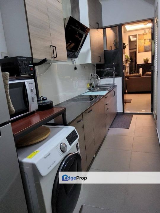 Double storey semi d renovated and guarded at sunway emerald residence iskandar puteri, Johor, 