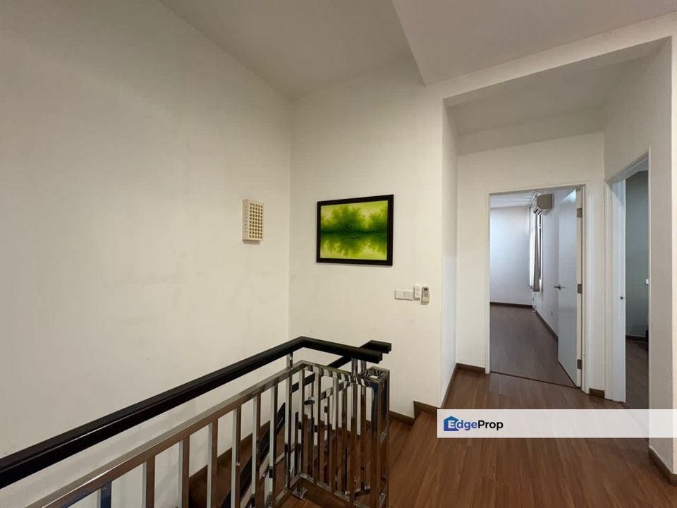 Freehold double storey cluster house end lot with renovated and guarded at taman bukit indah, Johor, Johor Bahru