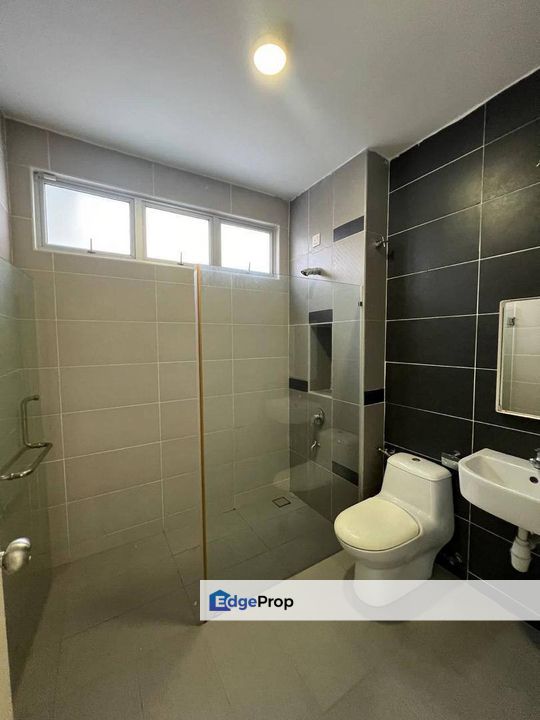 Freehold double storey cluster house guarded at oleander residence kempas utama skudai, Johor, Johor Bahru