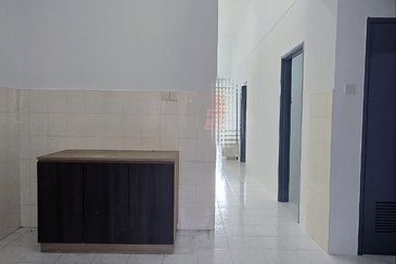 Jalan Timur, Nusajaya Mas