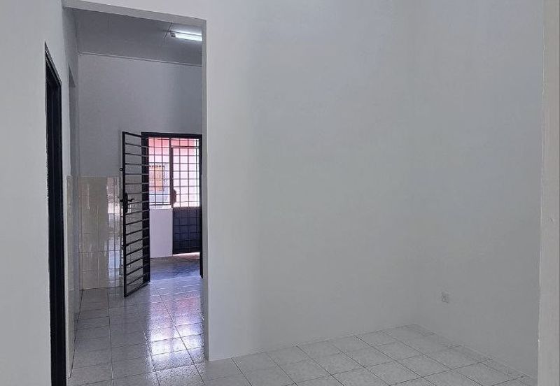 Jalan Timur, Nusajaya Mas