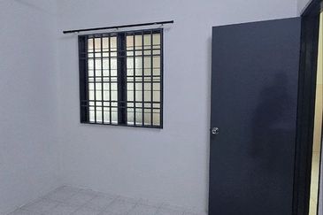 Jalan Timur, Nusajaya Mas