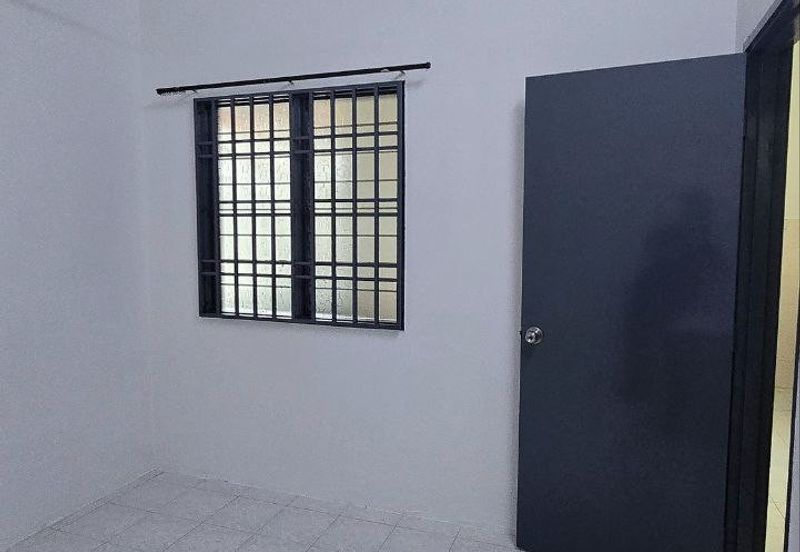 Jalan Timur, Nusajaya Mas