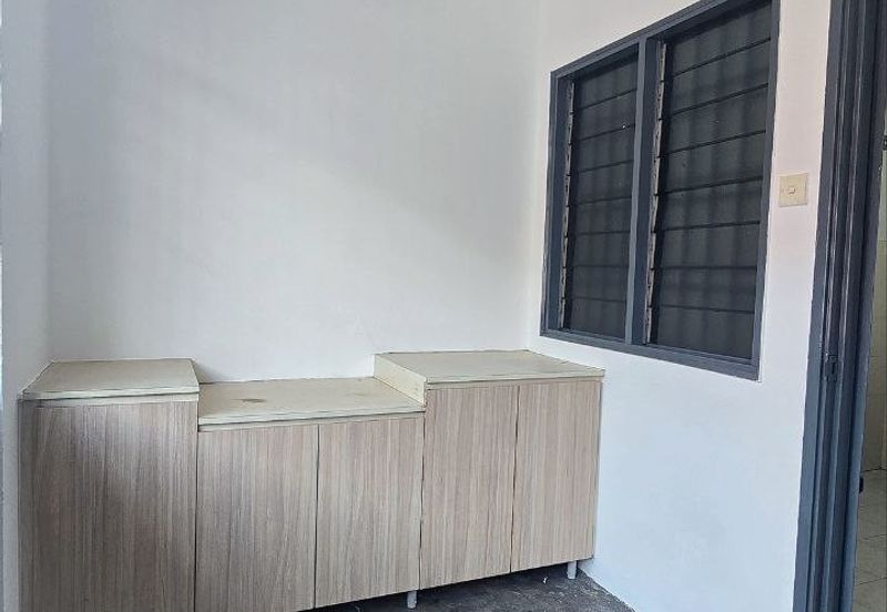 Jalan Timur, Nusajaya Mas