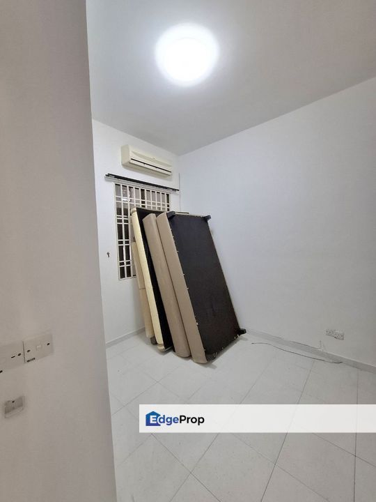 Freehold double storey landed house renvoated and guarded at setia eco garden gelang patah, Johor, Gelang Patah