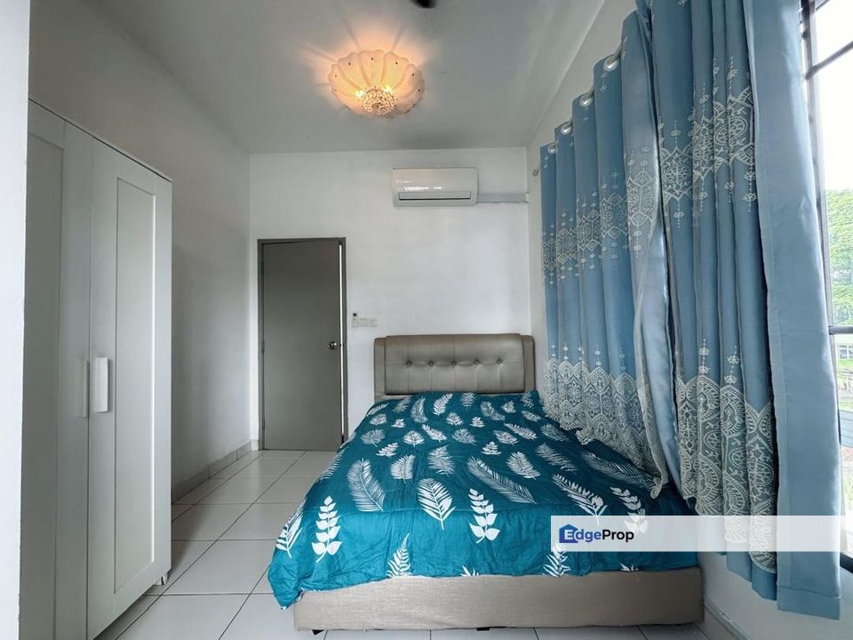 Freehold double storey end lot with extra land renovated at taman nusa bayu gelang patah, Johor, Nusajaya