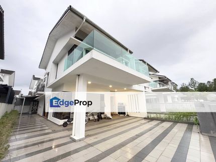 Freehold double storey cluster house unblock view renovated and guarded at the green horizon hill , Johor, 