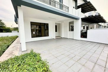 Garden Villa @ Bukit Indah 2