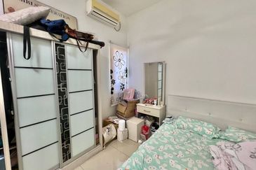 Dedaun Hijau (Greenfield Regency)