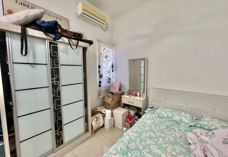 Dedaun Hijau (Greenfield Regency)