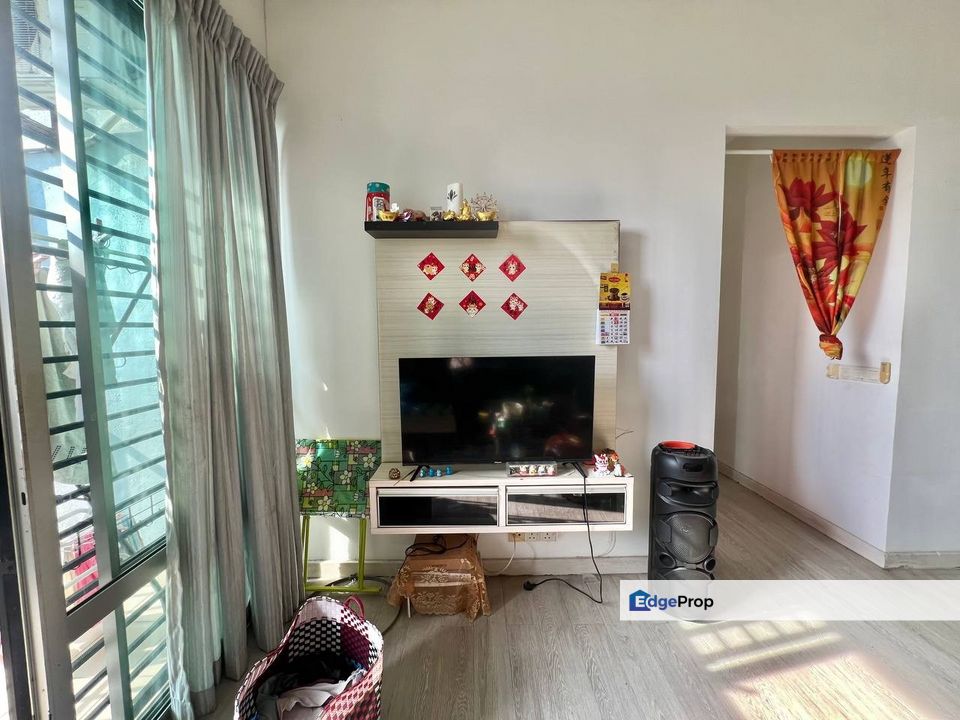 Freehold full loan 3 room service apartment at greenfield regency tampoi skudai, Johor, Tampoi