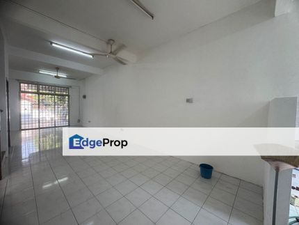 Freehold full loan double storey landed house at taman putri kulai, Johor, Kulai