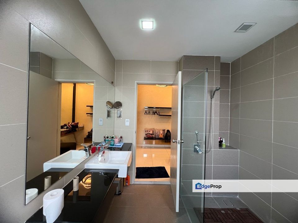 Freehold 2.5 storey full renovated cluster at the green horizon hill iskandar puteri, Johor, 