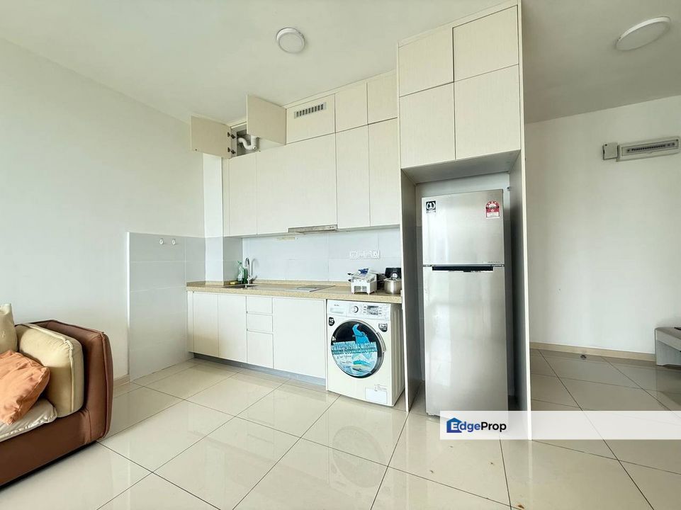 Fully furniture 2 room service apartment at the m macrolink medini, Johor, 
