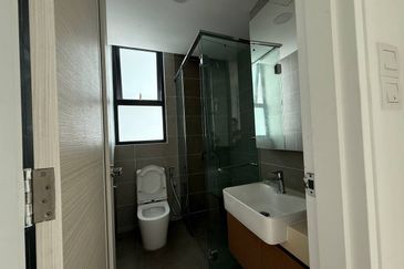 The M @ Medini Macrolink