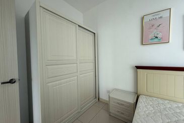 The M @ Medini Macrolink