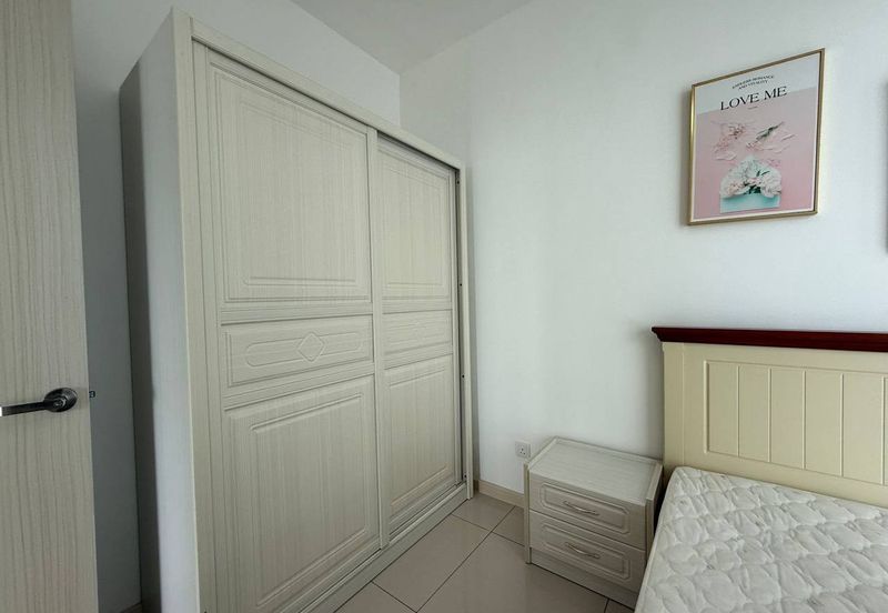 The M @ Medini Macrolink