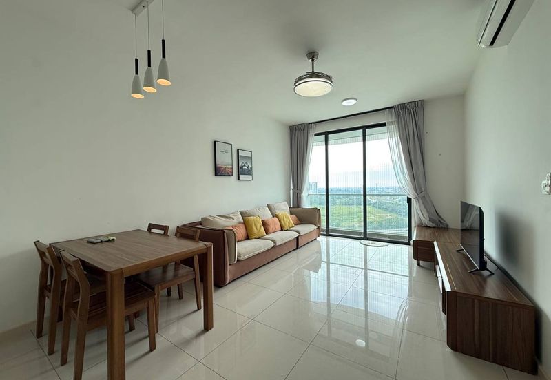 The M @ Medini Macrolink