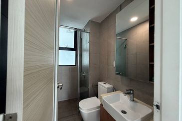 The M @ Medini Macrolink