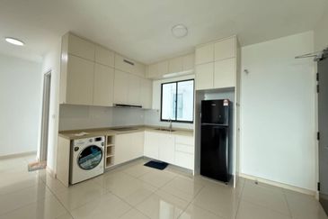 The M @ Medini Macrolink