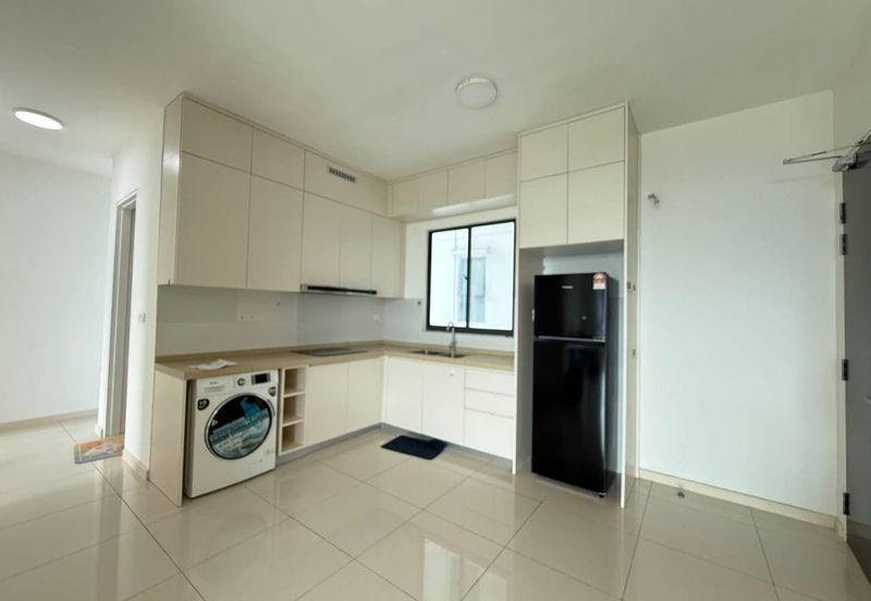 The M @ Medini Macrolink